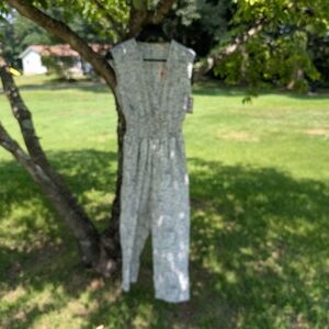 Entro. Elegant White And Black Jumpsuit